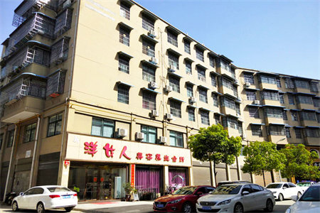 佛山小学附近步梯黄金楼层精装三室两厅送车库全款包更名